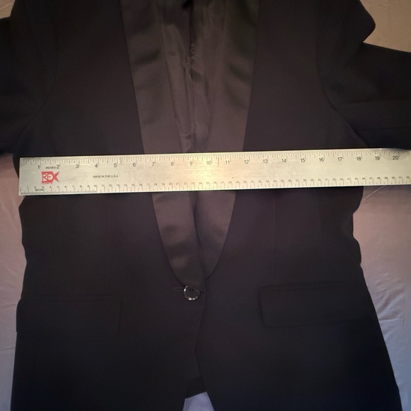 BCBG Max Azria Black One Button Blazer with Satin Lapel Size Large MSRP $278 - Picture 5 of 8